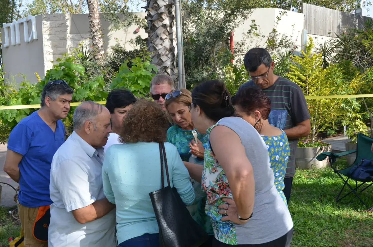 מפגש בני דורות