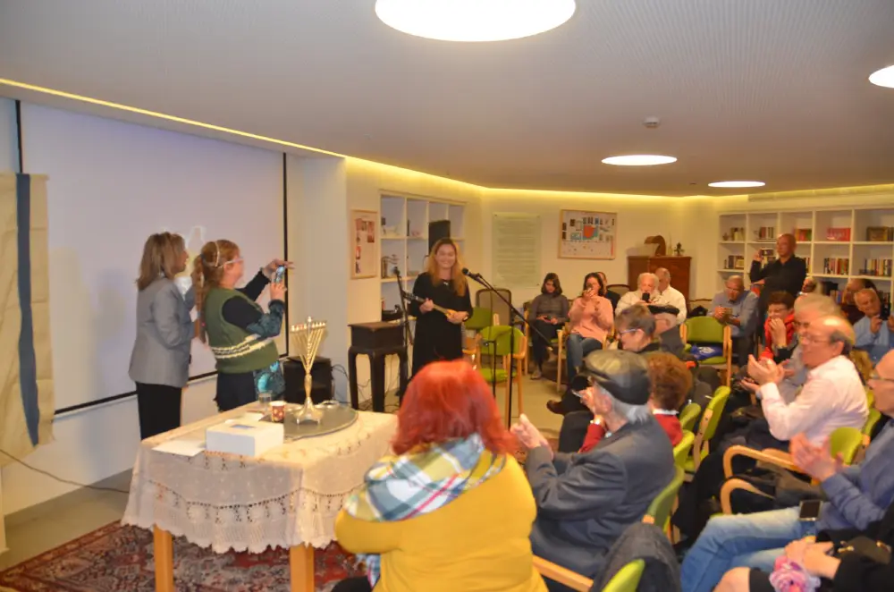 תערוכת שברי זיכרון