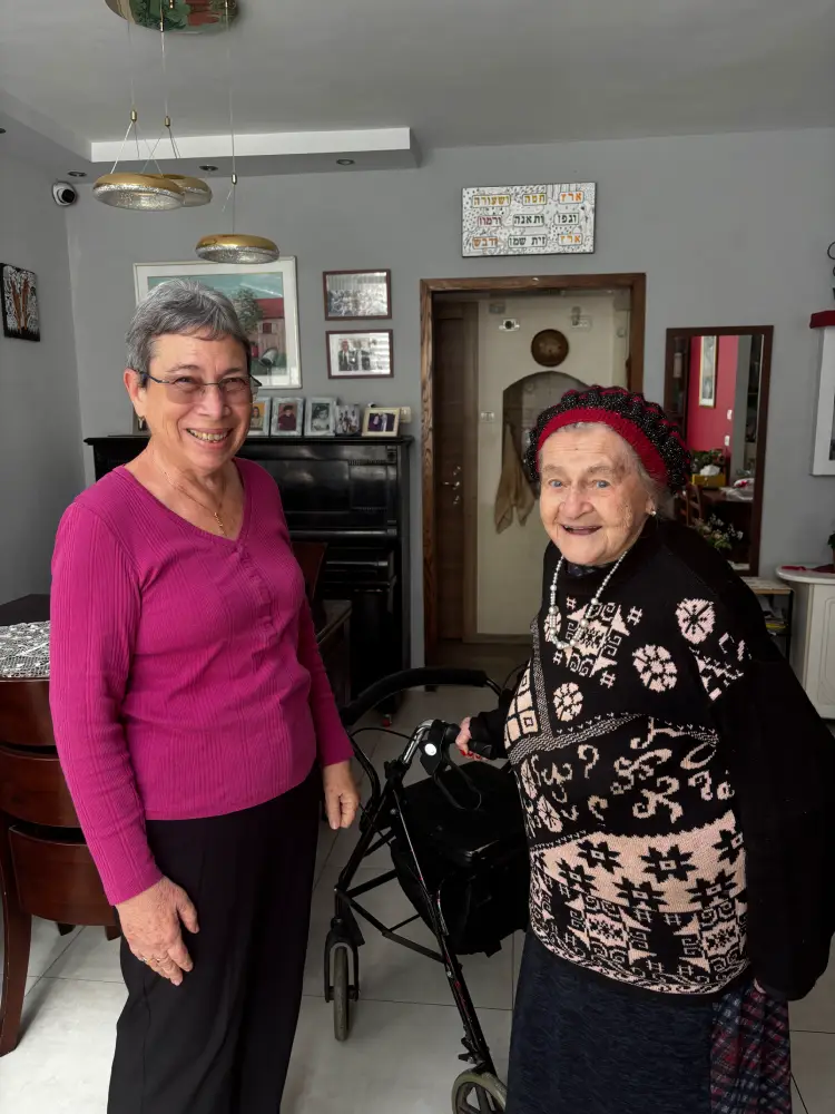 מפגש מרגש עם שורדת השואה חווה הלפרט
