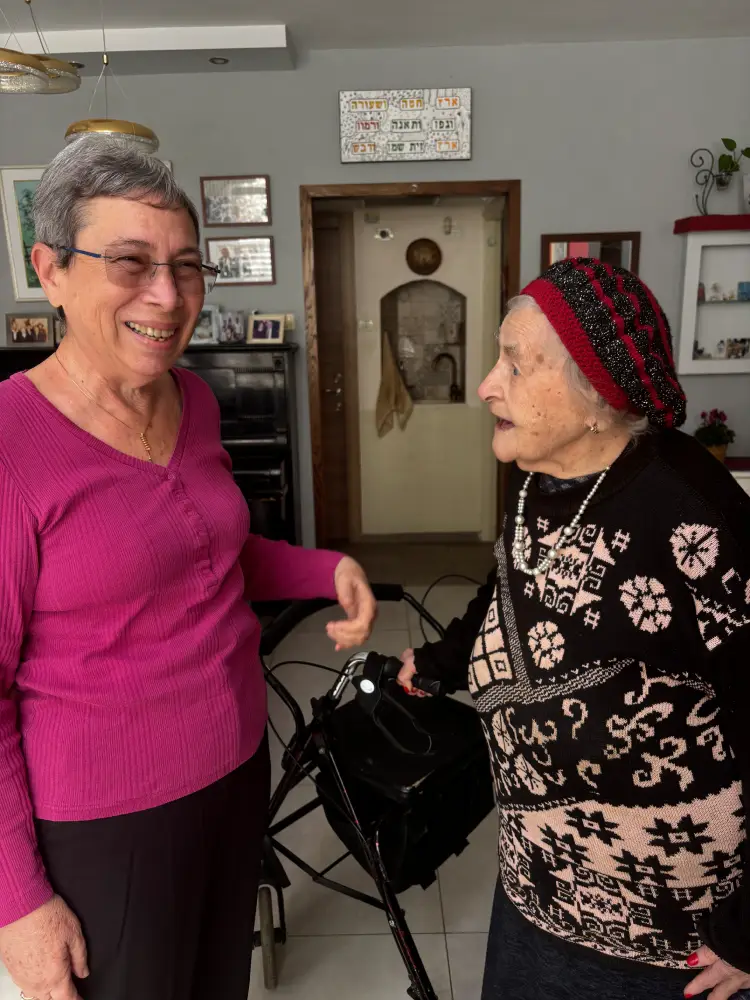 מפגש מרגש עם שורדת השואה חווה הלפרט