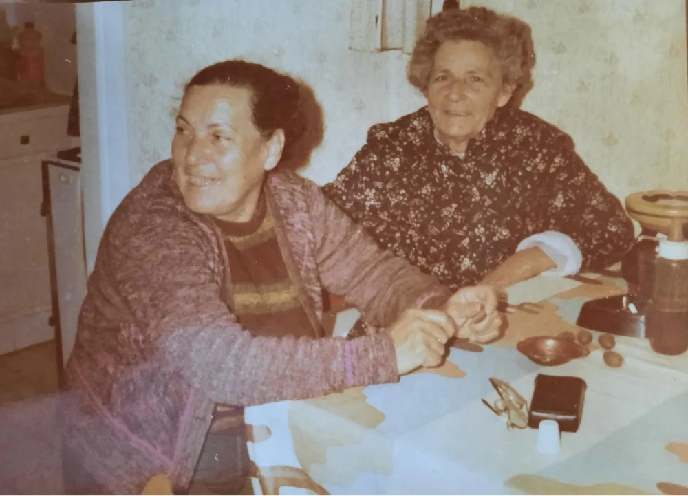 מימין אלגרה ונציה ומשמאל לונה אשכנזי
